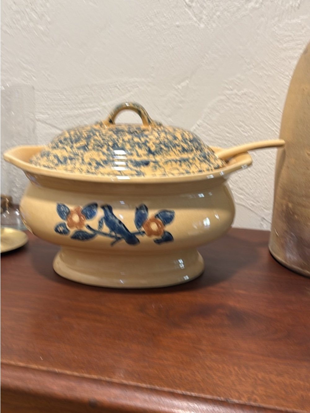 Pfaltzgraff Beige and Blue Soup Tureen (3½ QT)